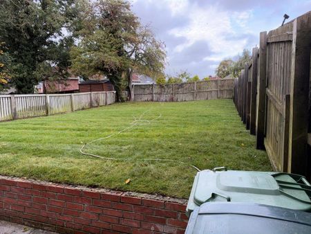 3 bedroom terraced house to rent - Photo 5