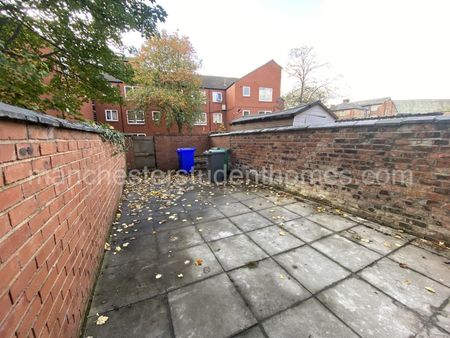 Beeton Grove, Manchester, M13 0DL - Photo 4