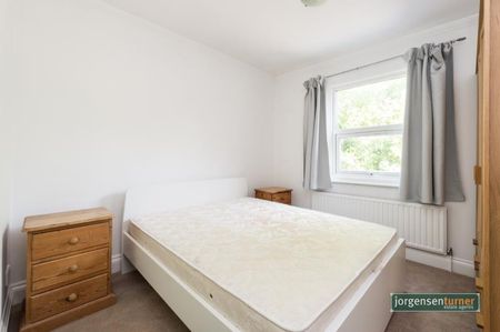 3 bedroom flat to rent - Photo 2