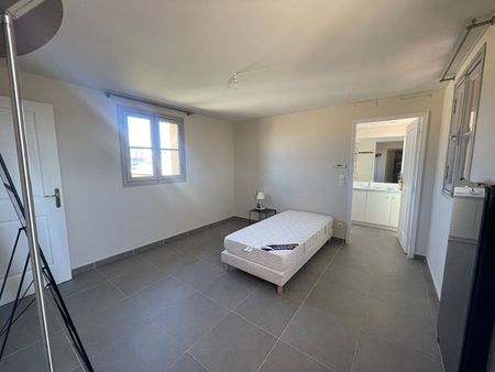 AIX EN PROVENCE - T 4 DUPLEX MEUBLE + DOUBLE BOX - CENTRE VILLE - RARE A LA LOCATION - Photo 5