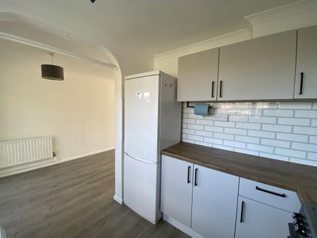 3 bedroom end of terrace house to rent - Photo 5