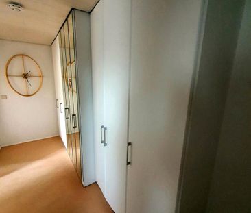 Balkon + Parkblick + zentral: helle 2-Zi.-Wohnung in Stuttgart - Photo 1