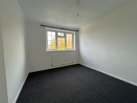 3 bedroom detached house to rent - Photo 4