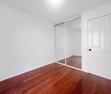 Recently Renovated Four Bedroom Townhouse in Prime Greenacre Location! - Photo 4