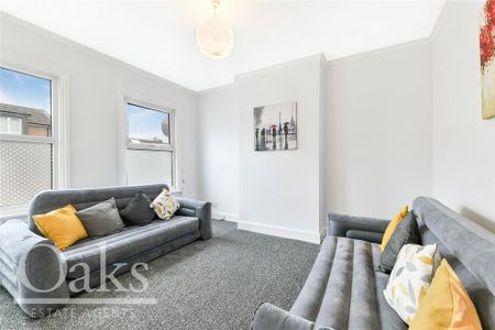 3 bedroom apartment to rent - Photo 2