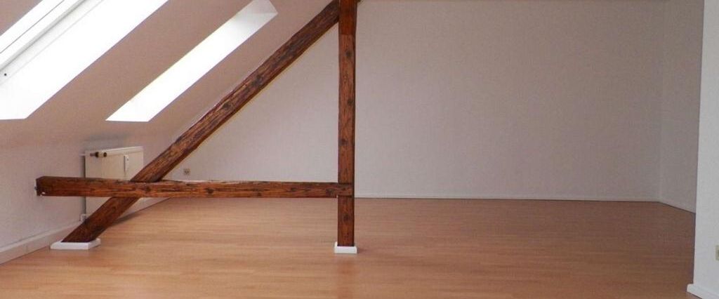 Dachgeschosswohnung in Zwickau (Mitte-Nord) - Photo 1
