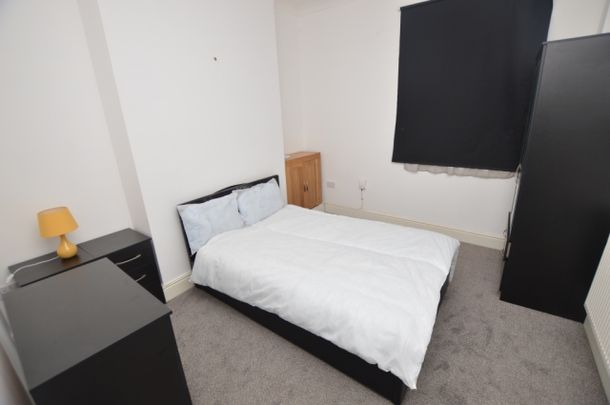 3 Bedroom Terraced House - Photo 1