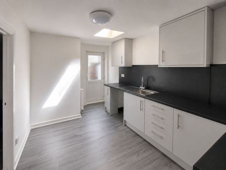2 Bed Terraced House, Grantham St, L6 - Photo 4