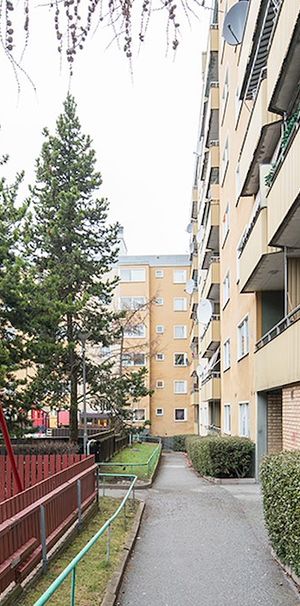 Åvingegränd 5, Tensta - Photo 1