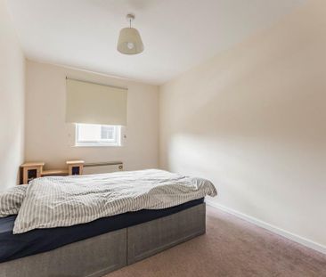 3 bedroom terraced house to rent - Photo 6