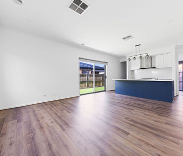 The perfect family lifestyle, with all key amenities right at your ... - Photo 2