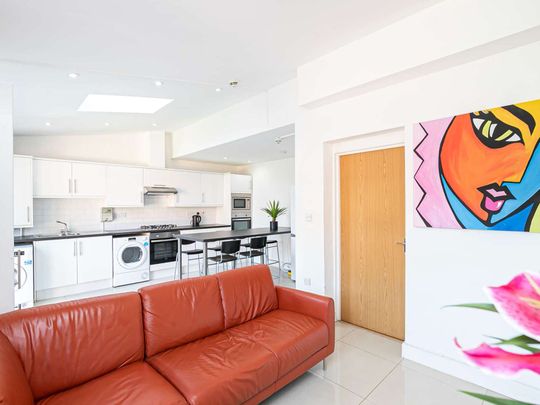 Your Home away from Home Room 6 - Photo 1