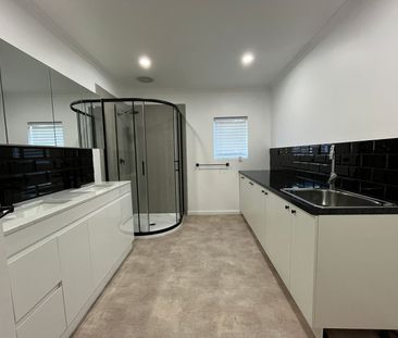 TWO BEDROOM FLAT IN MARYBOROUGH - Photo 2