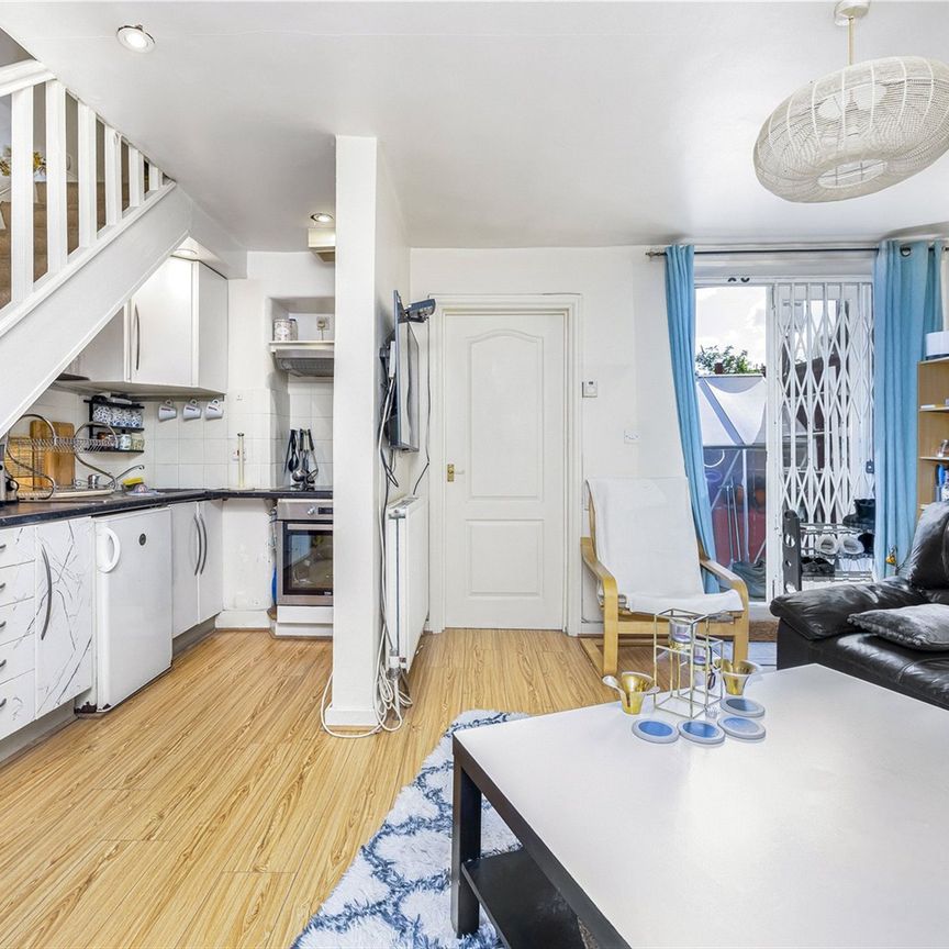 Arthur Road, SW19, London - Photo 1