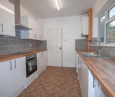 3 bedroom terraced house to rent - Photo 4