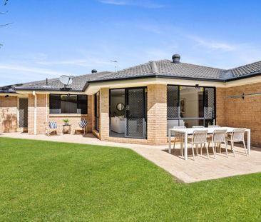 SPACIOUS MODERN FAMILY HOME - Photo 5