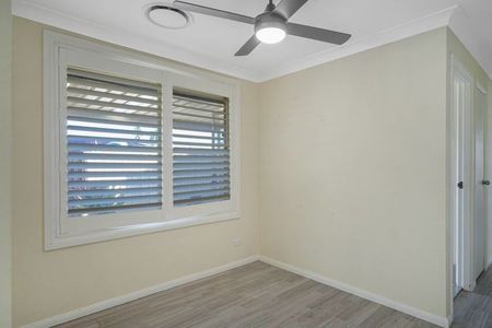 COMFORTABLE HOME INCLUDES SOLAR PANELS !!! - Photo 2