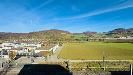 Helle, moderne 3½-Zimmer-Maisonettewohnung mit Wintergarten an idealer Lage in Itingen - Photo 4