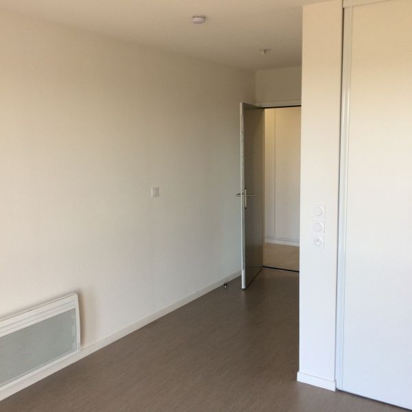 Location Appartement 1 pièce 22m² VILLENAVE D ORNON 33140 - Photo 1