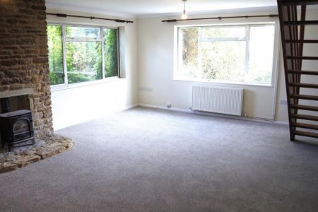 5 bedroom detached house to rent - Photo 2