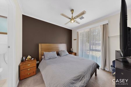 24 Strafford Avenue, Cranbourne - Photo 5