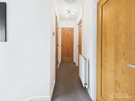 21B Dundonald Heights, Dundonald, BT16 1XL - Photo 2