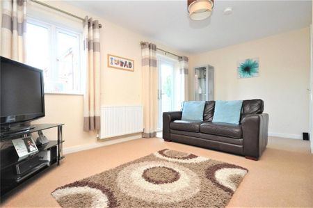 3 bedroom detached house to rent - Photo 3