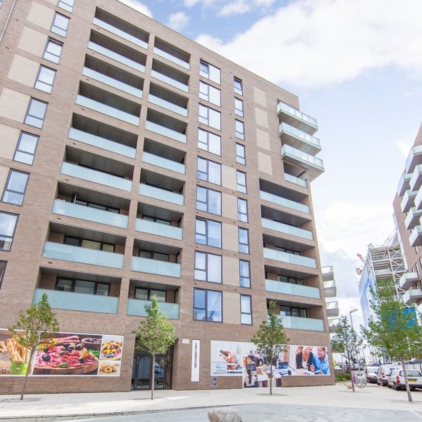 Studio Flat, Blair Street, E14 - Photo 1