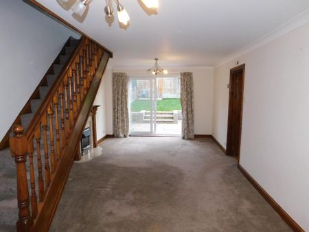 3 bedroom semi-detached house to rent - Photo 5