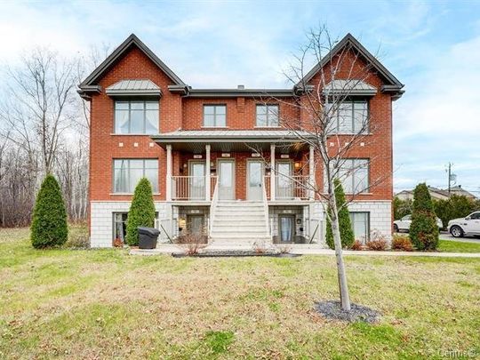 7557 Boul. Cousineau, Longueuil (Saint-Hubert), QC J3Y - Photo 1