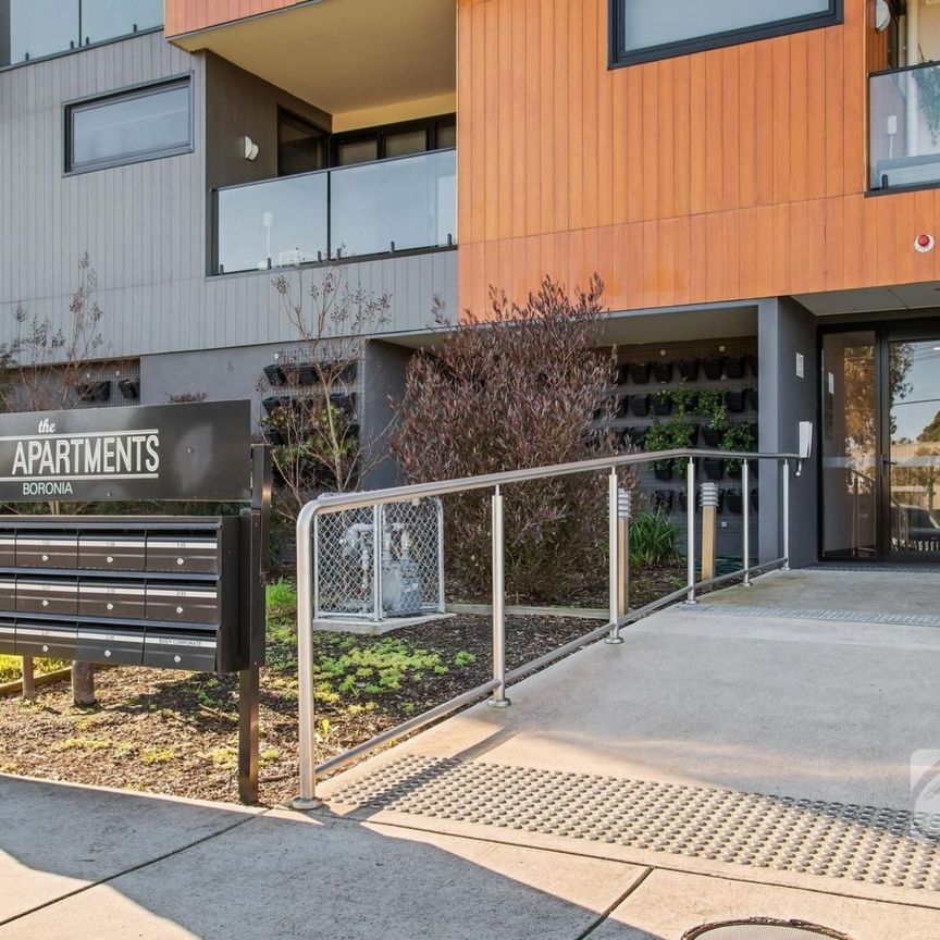 CONVENIENT LIVING IN PRIME BORONIA LOCATION - Photo 1