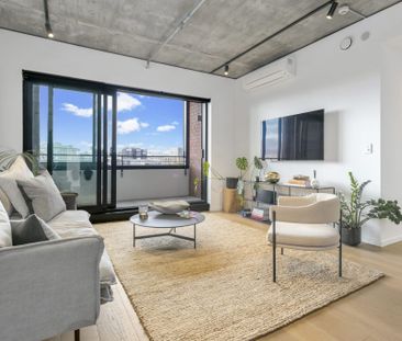 Modern Luxury - Unbeatable Location - Photo 3