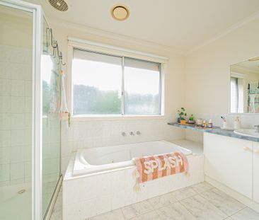 Immaculate, elevated home in a great location - Photo 1