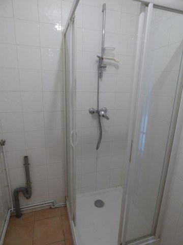 Location Appartement 3 pièces 69m² MACON 71000 - Photo 2