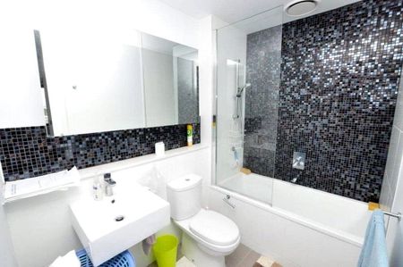 1908/18 Mt Alexander Road - Photo 3