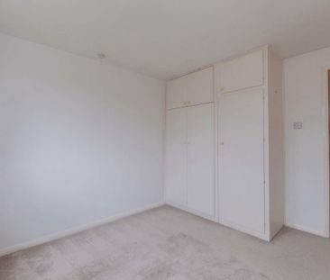 2 bedroom end of terrace house to rent - Photo 4