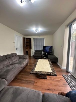 3 bedroom end of terrace house to rent - Photo 1