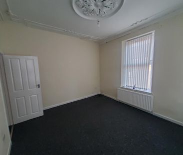 3 bedroom maisonette to rent - Photo 1