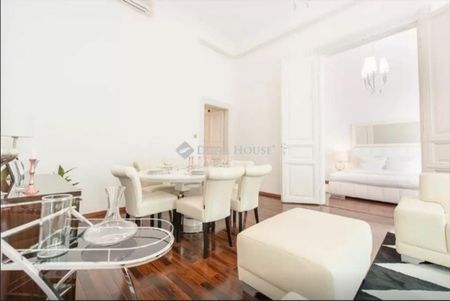 Kiadó újszerű állapotú lakás - Budapest VI. kerület - Photo 5