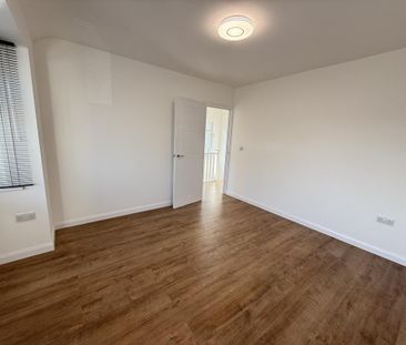 3 bedroom end of terrace house to rent - Photo 6