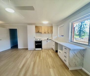 Location, Lifestyle, and Comfort All in One - Photo 2