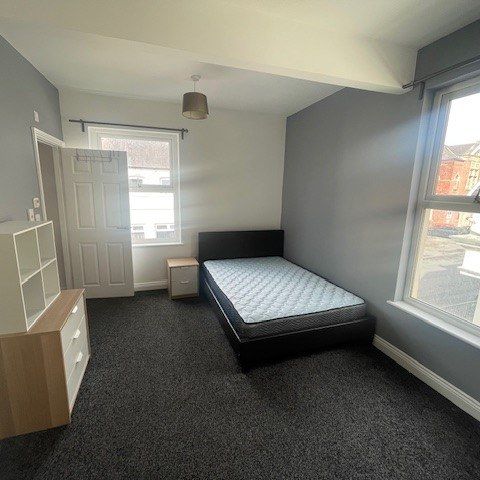 WF6, Normanton - Photo 1