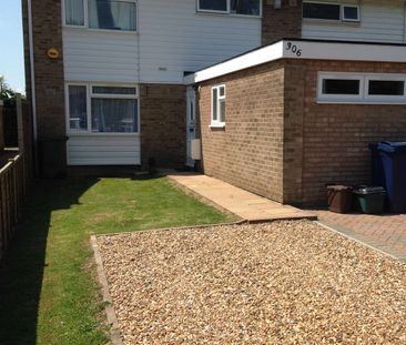 😱Situated In Highly Sought After Downley😱 - Photo 2