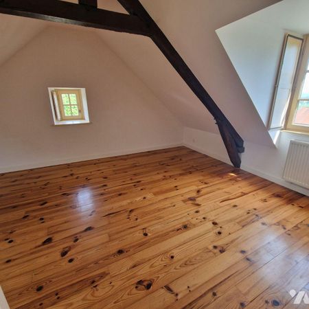 A LOUER, une maison de campagne avec terrain et garage comprenant au rez-de-chaussée: une entré... - Photo 3