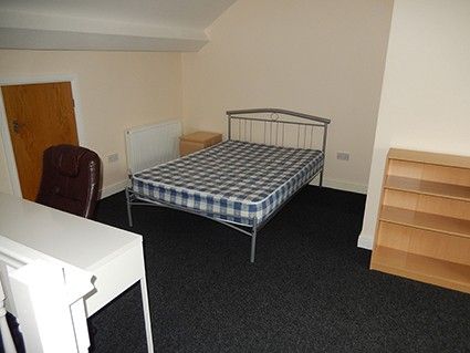 2 Bedroom Flat Alexandra Road - Photo 4