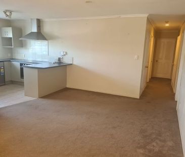 Large Family home with two viewing decks - Photo 2