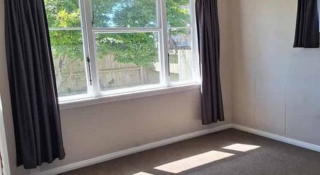 Classic family home in prime location - Photo 5