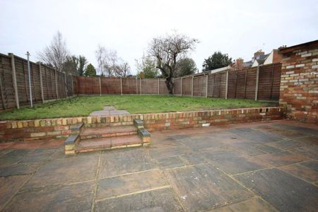 3 bedroom terraced house to rent - Photo 2