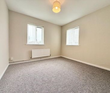 72 Lawnmount Crescent, Lisburn, BT27 4TU - Photo 1
