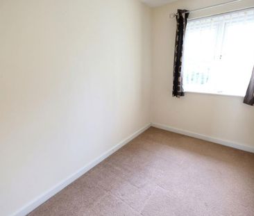 3 bedroom end of terrace house to rent - Photo 2